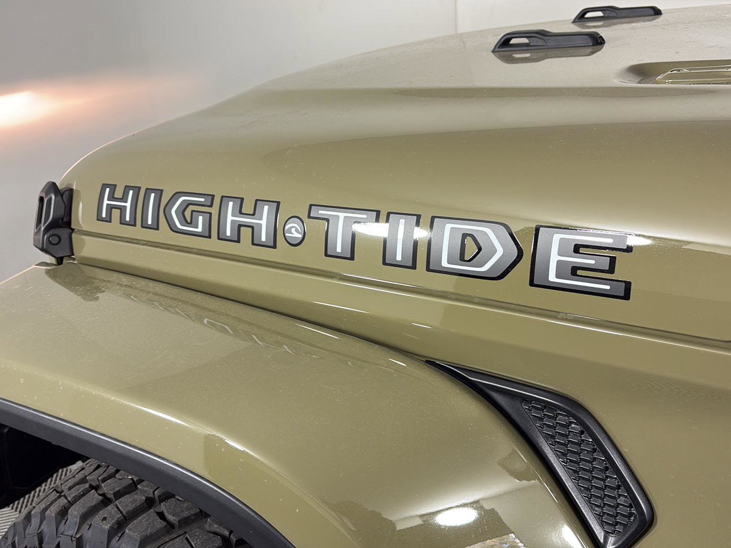 Used 2025 Jeep Gladiator Sport image 8