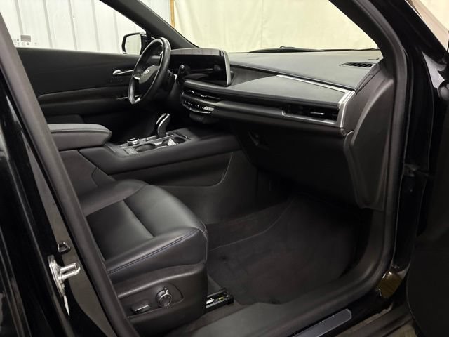 Used 2024 Cadillac XT4 Sport AWD/4WD image 30