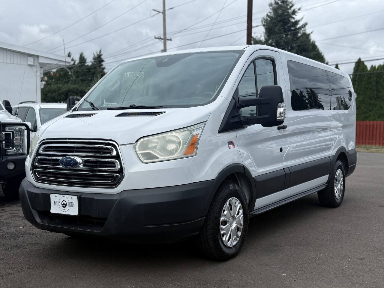 Used 2016 Ford Transit 150 XLT RWD image 3