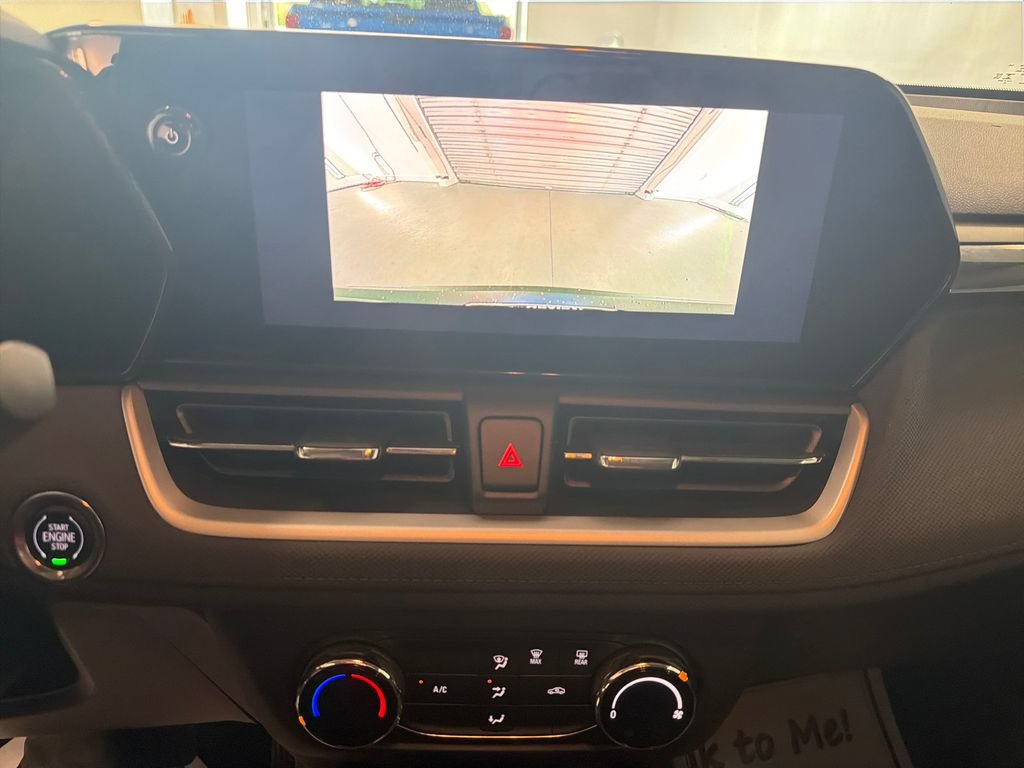 Used 2025 Chevrolet TrailBlazer LS w/ LS Convenience Package FWD image 19