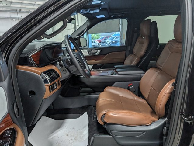 Used 2024 Lincoln Navigator L Reserve w/ Equipment Group 201A AWD/4WD image 16