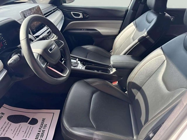 Used 2024 Jeep Compass Limited image 8