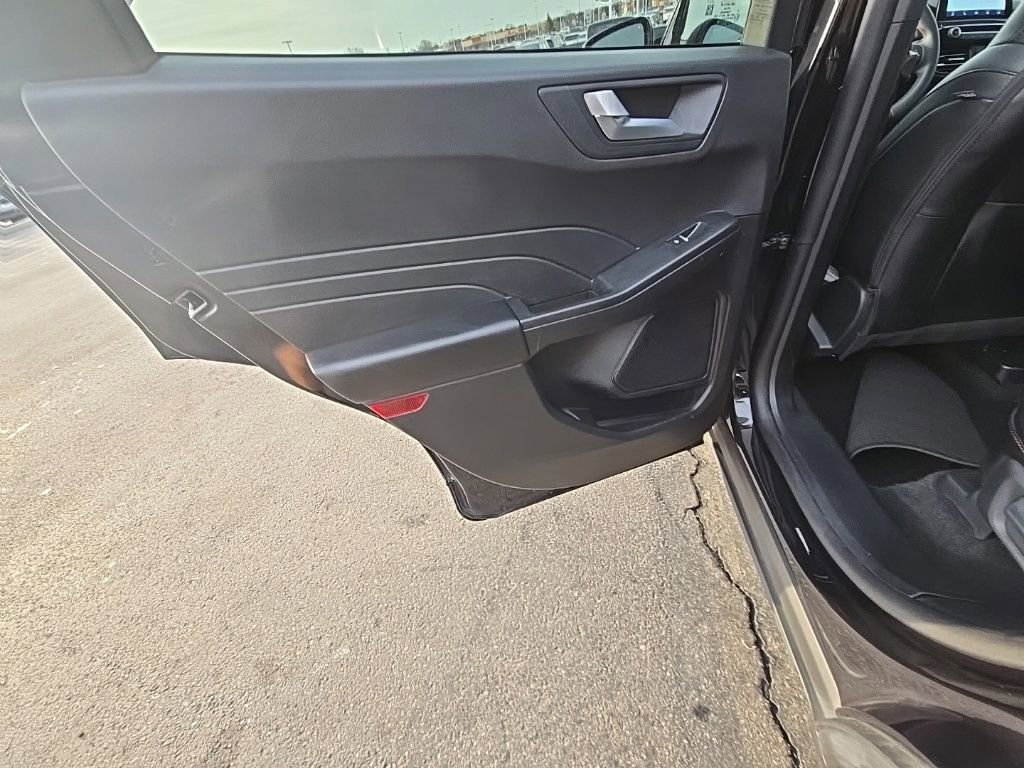 Used 2025 Ford Escape ST-Line FWD image 23