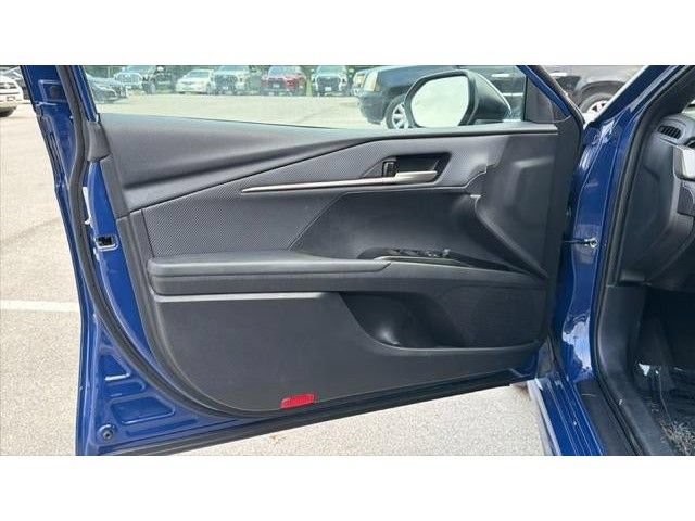 Used 2025 Toyota Camry SE FWD image 13