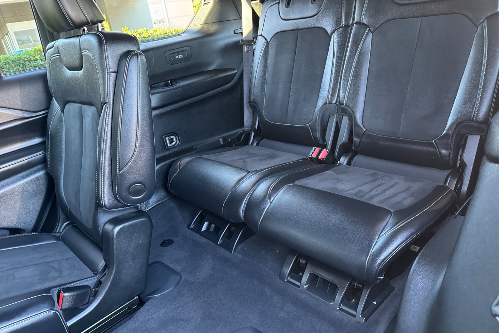 Used 2023 Jeep Grand Cherokee L Laredo image 14