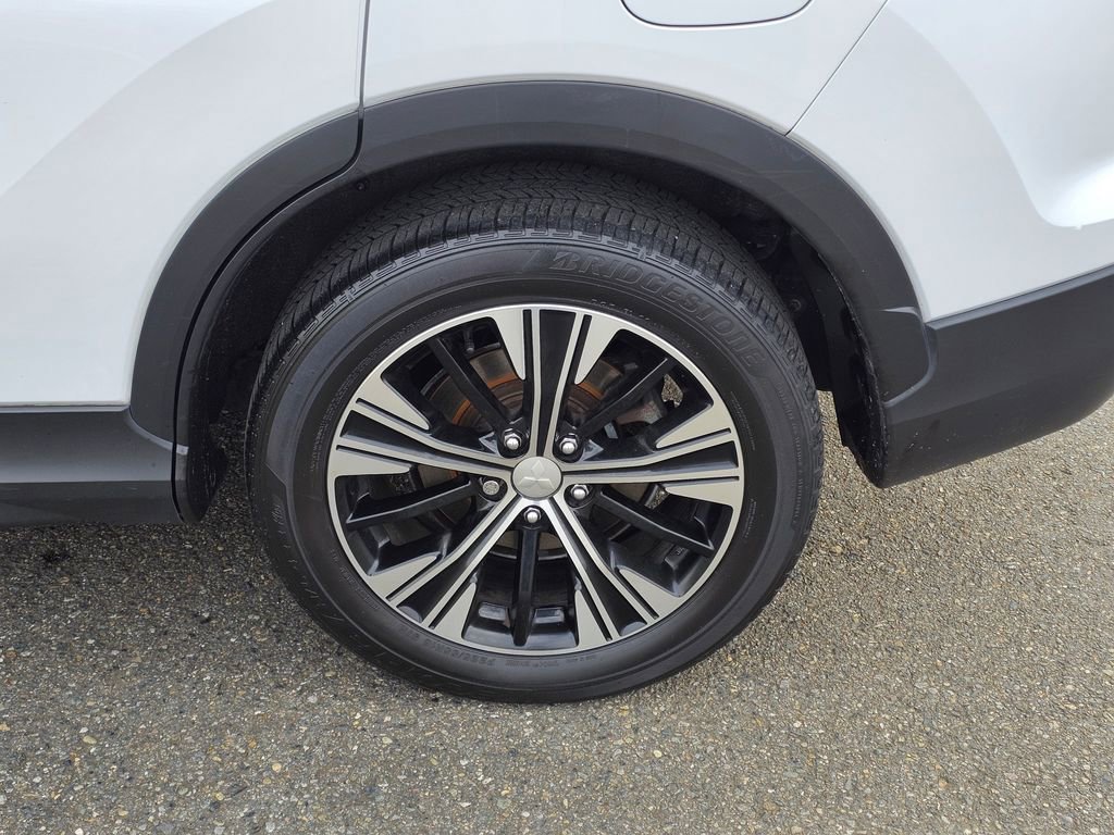 Used 2022 Mitsubishi Eclipse Cross SE image 9