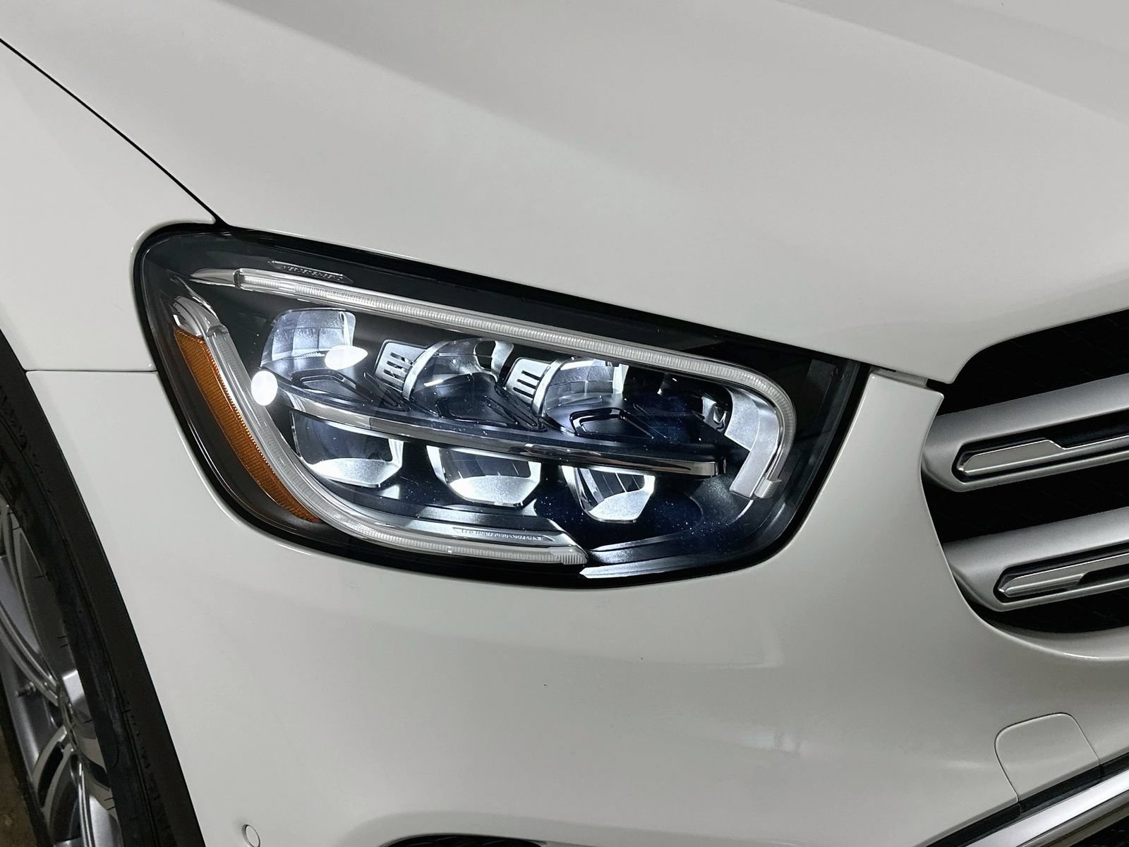 Used 2022 Mercedes-Benz GLC 300 4MATIC image 9