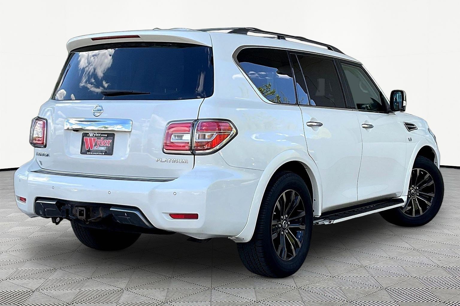 Used 2020 Nissan Armada Platinum w/ Captain's Chairs Package AWD/4WD image 6