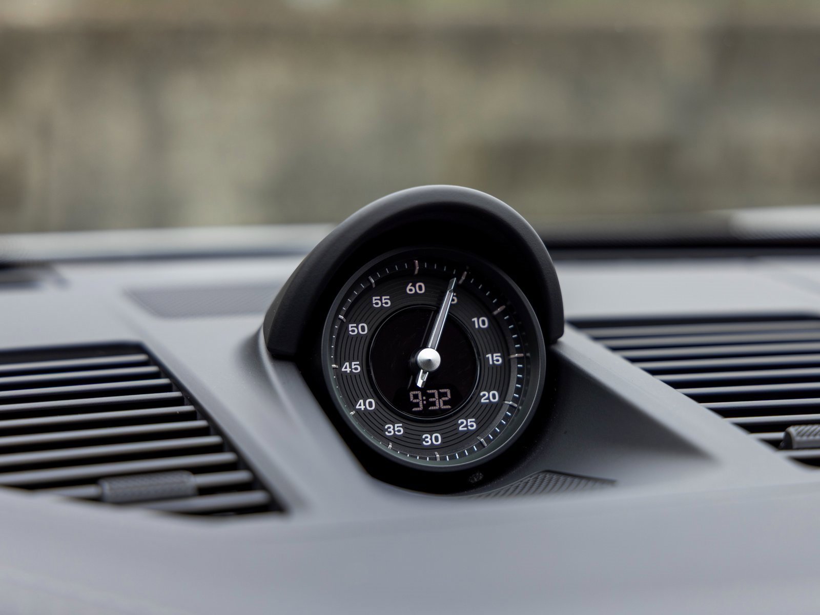 Certified 2025 Porsche 911 Carrera image 35