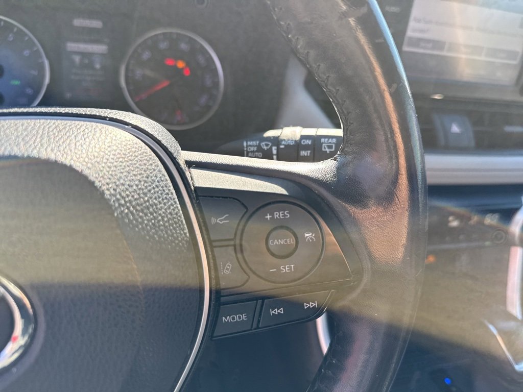 Used 2019 Toyota RAV4 XLE image 10