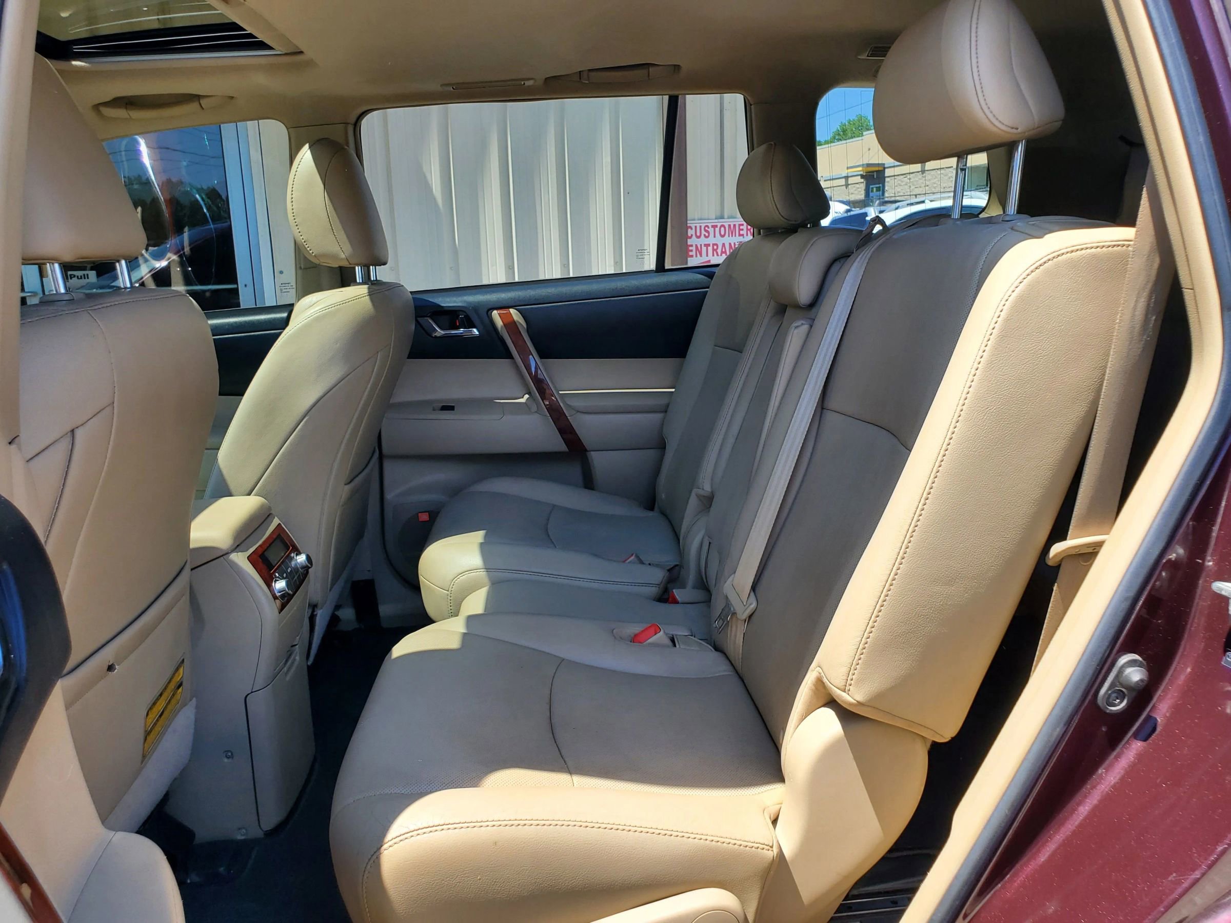 Used 2011 Toyota Highlander Limited w/ Tow Pkg FWD image 57