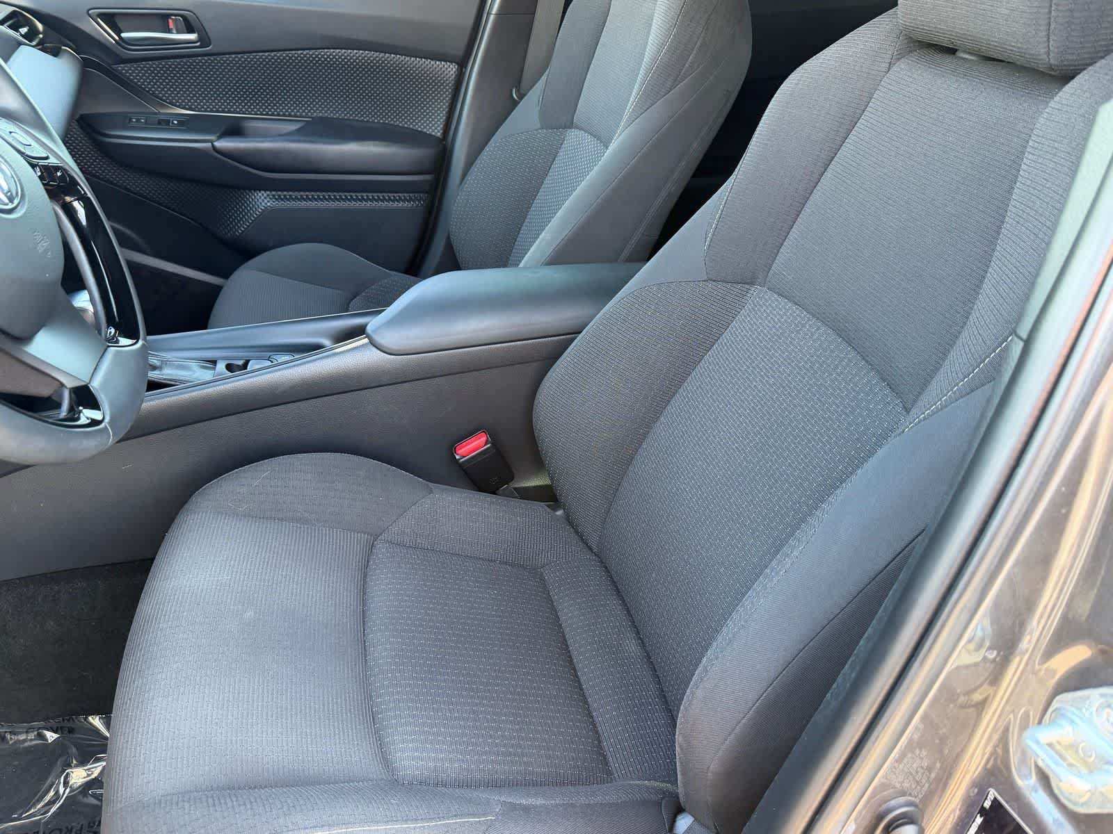 Used 2018 Toyota C-HR XLE FWD image 20