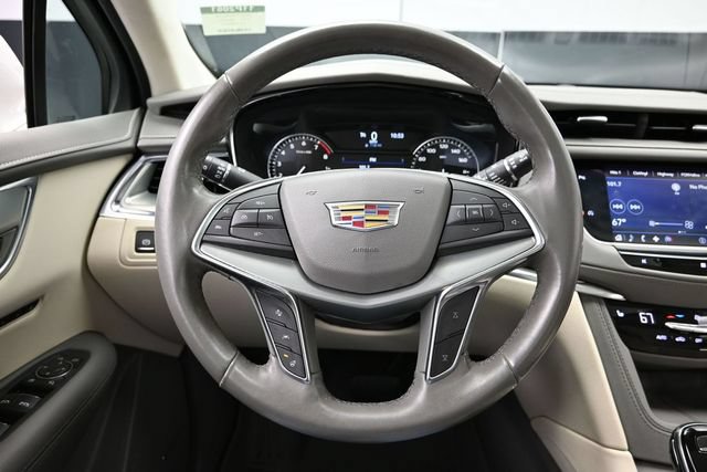 Used 2020 Cadillac XT5 Premium Luxury AWD/4WD image 29