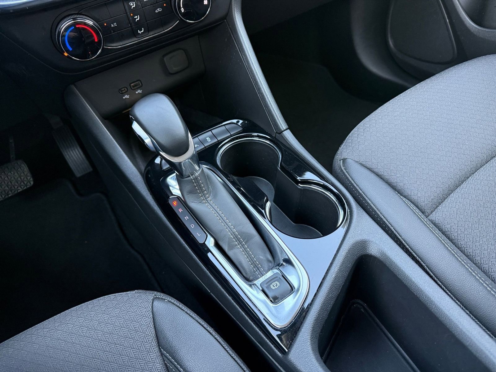 Used 2025 Buick Encore GX Preferred image 41