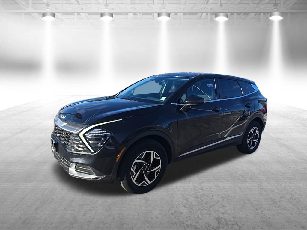 Used 2024 Kia Sportage LX image 4