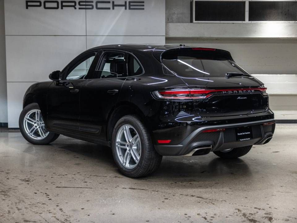 Certified 2026 Porsche Macan AWD/4WD image 3