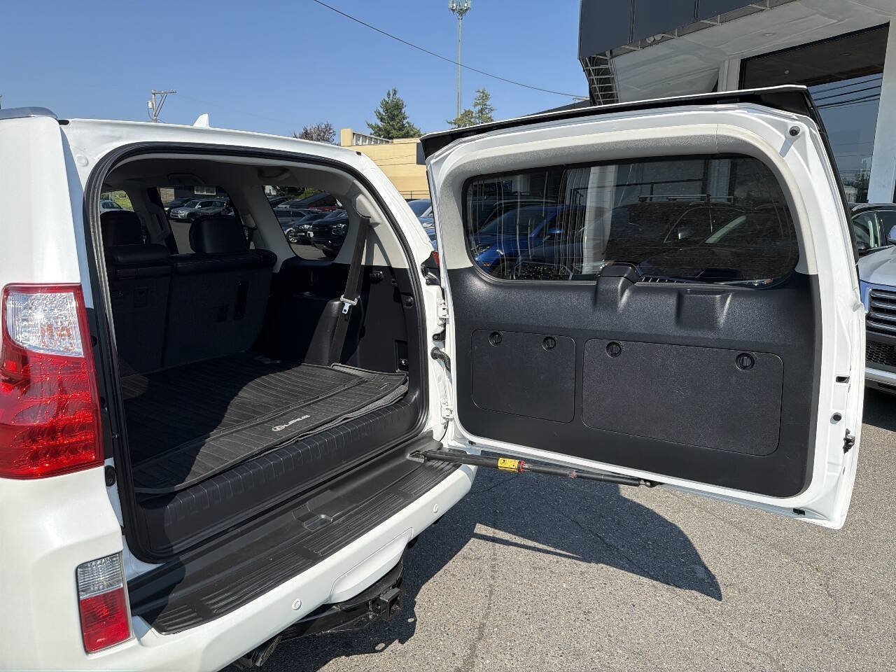 Used 2012 Lexus GX 460 w/ Convenience Pkg AWD/4WD image 6