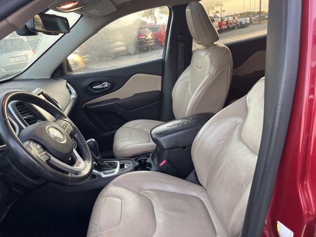 Used 2016 Jeep Cherokee Limited image 8