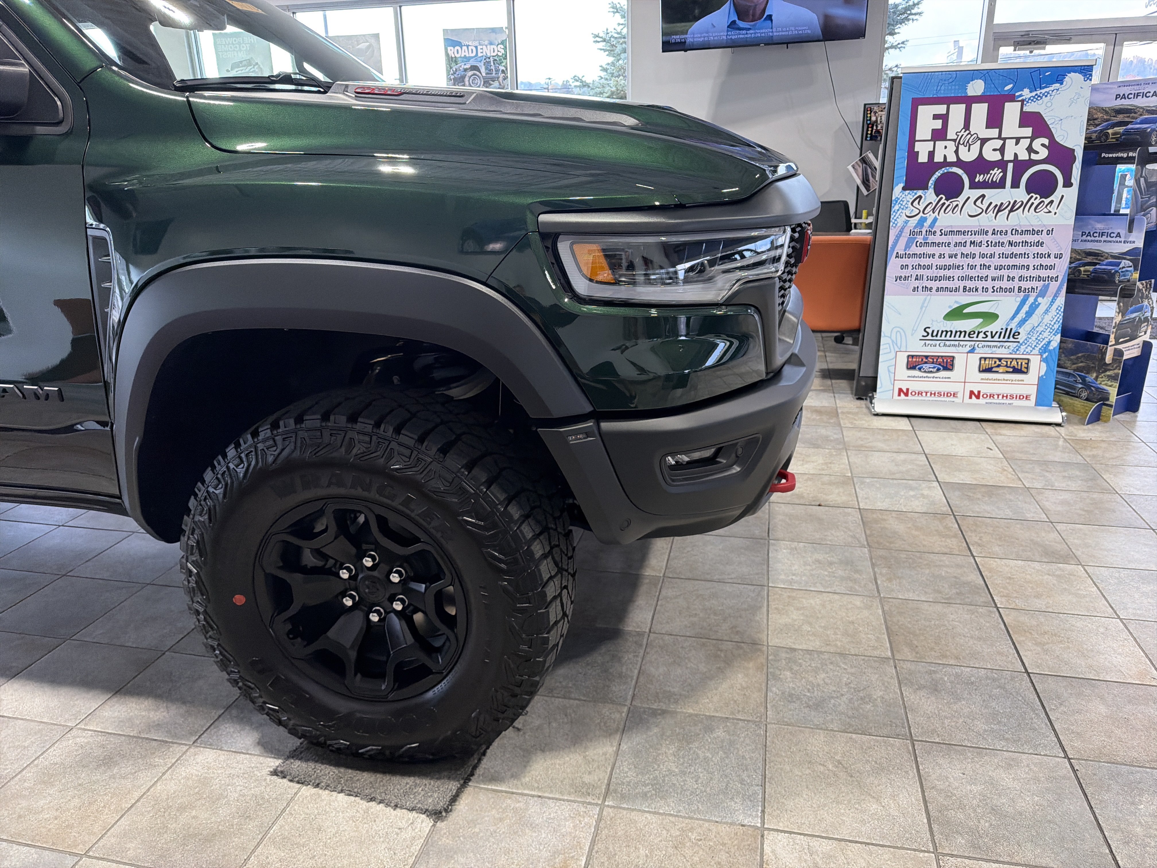 New 2027 RAM 1500 4x4 Crew Cab image 4