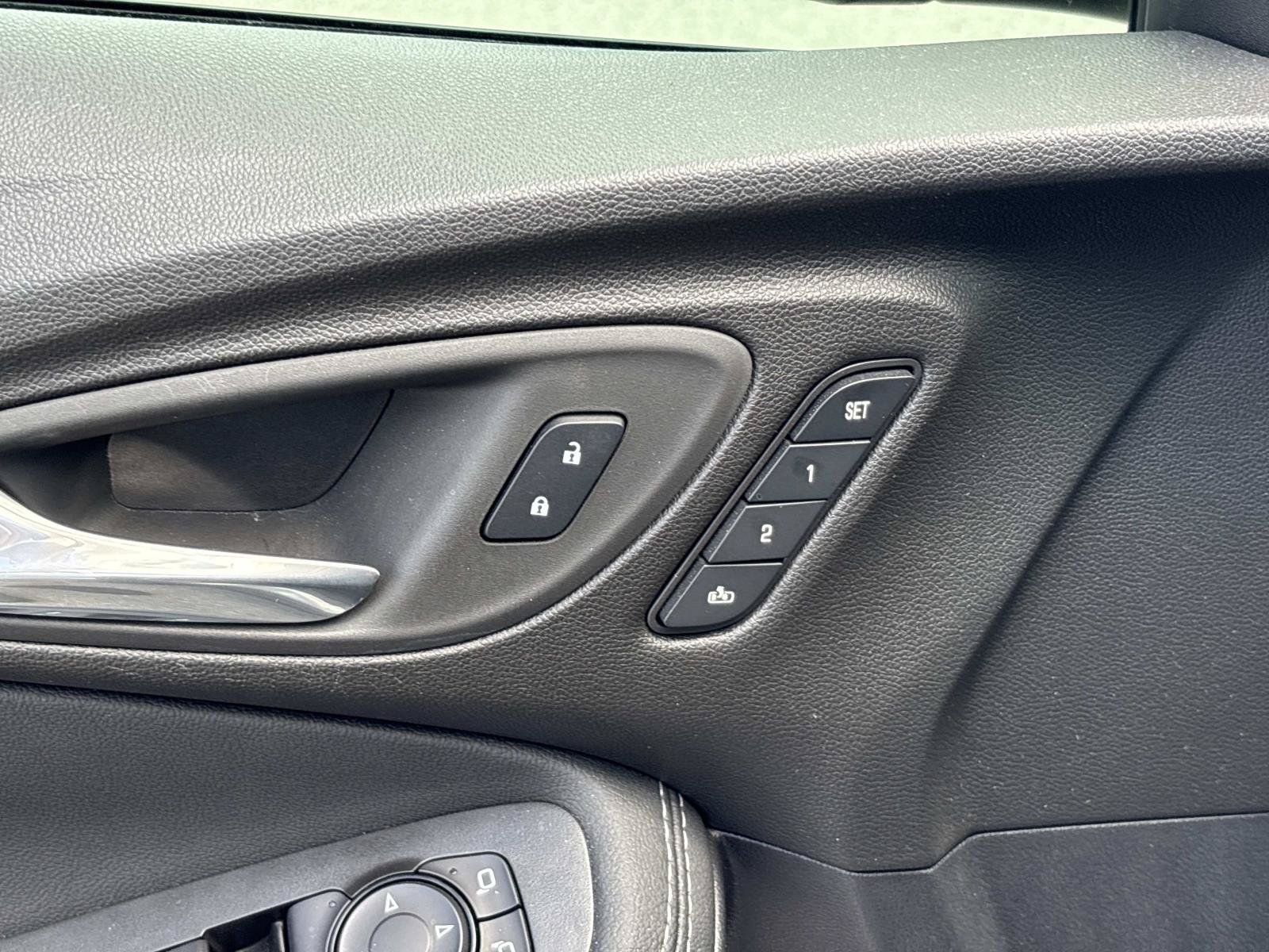 Used 2022 Buick Encore GX Essence w/ Advanced Technology Package FWD image 13