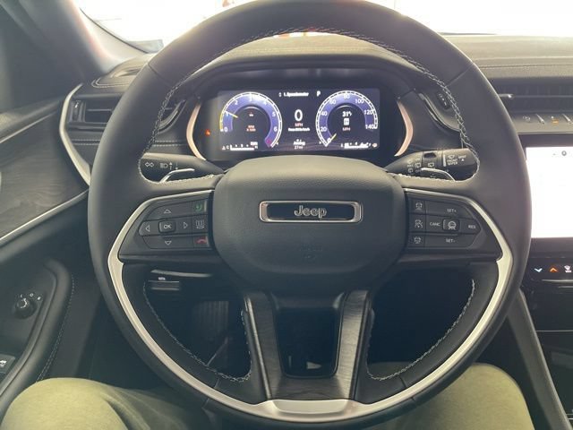 New 2026 Jeep Grand Cherokee Altitude AWD/4WD image 33