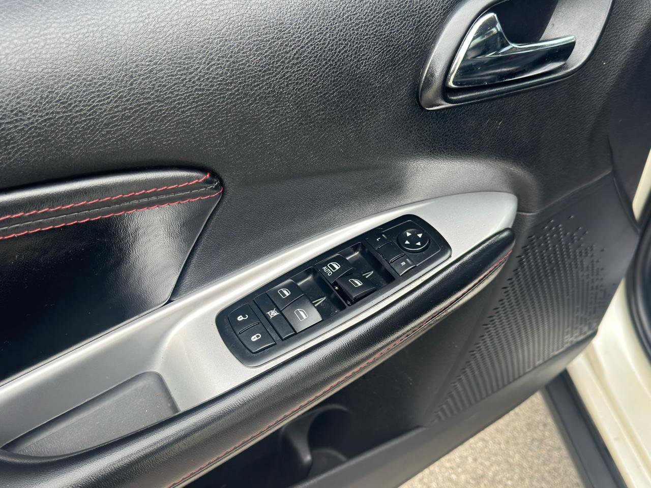 Used 2012 Dodge Journey R/T w/ Flexible Seating Group image 12