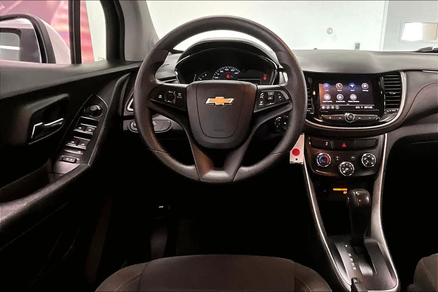 Used 2022 Chevrolet Trax LS w/ Tint and Cruise Package AWD/4WD image 13