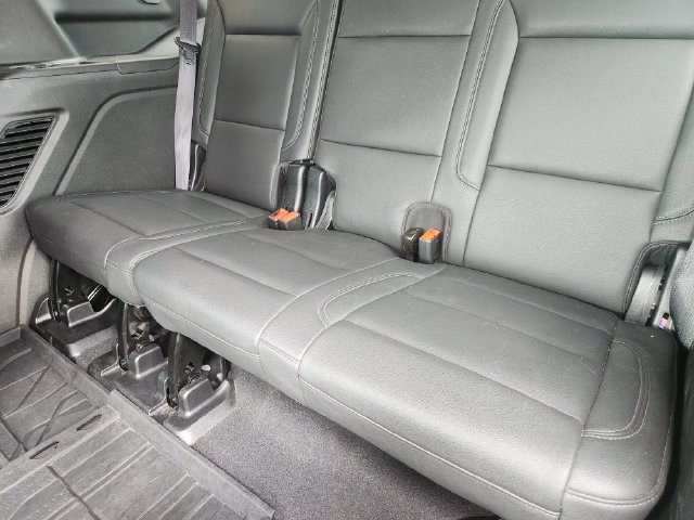 Used 2024 Chevrolet Tahoe Z71 w/ Luxury Package AWD/4WD image 32