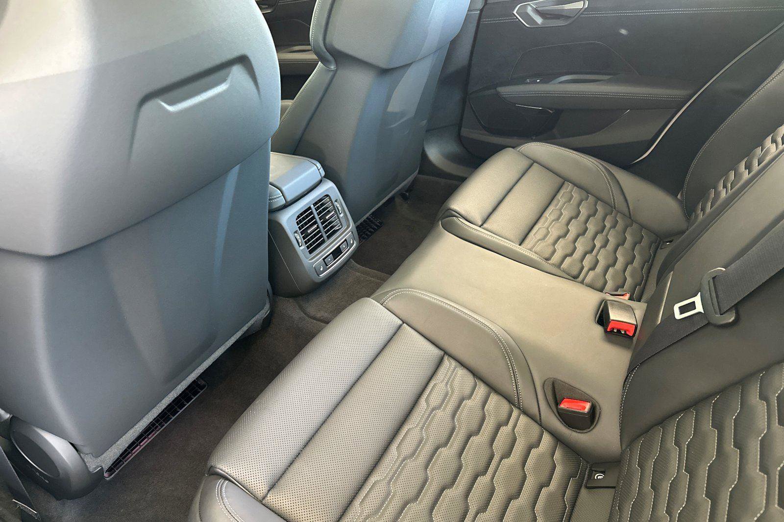 New 2026 Audi RS e-tron GT performance image 11