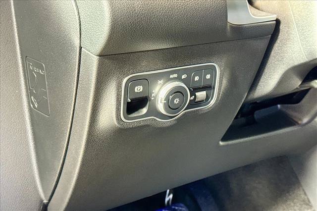 New 2026 Mercedes-Benz GLB 250 image 10