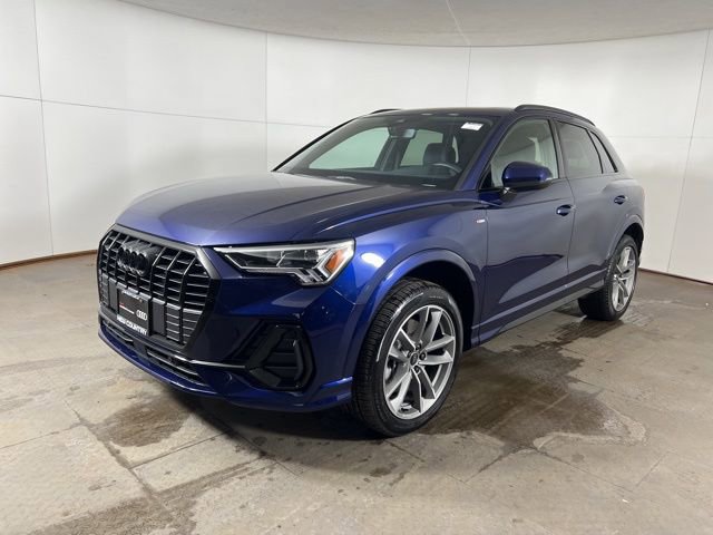 Certified 2025 Audi Q3 2.0T Premium w/ Convenience Package image 3