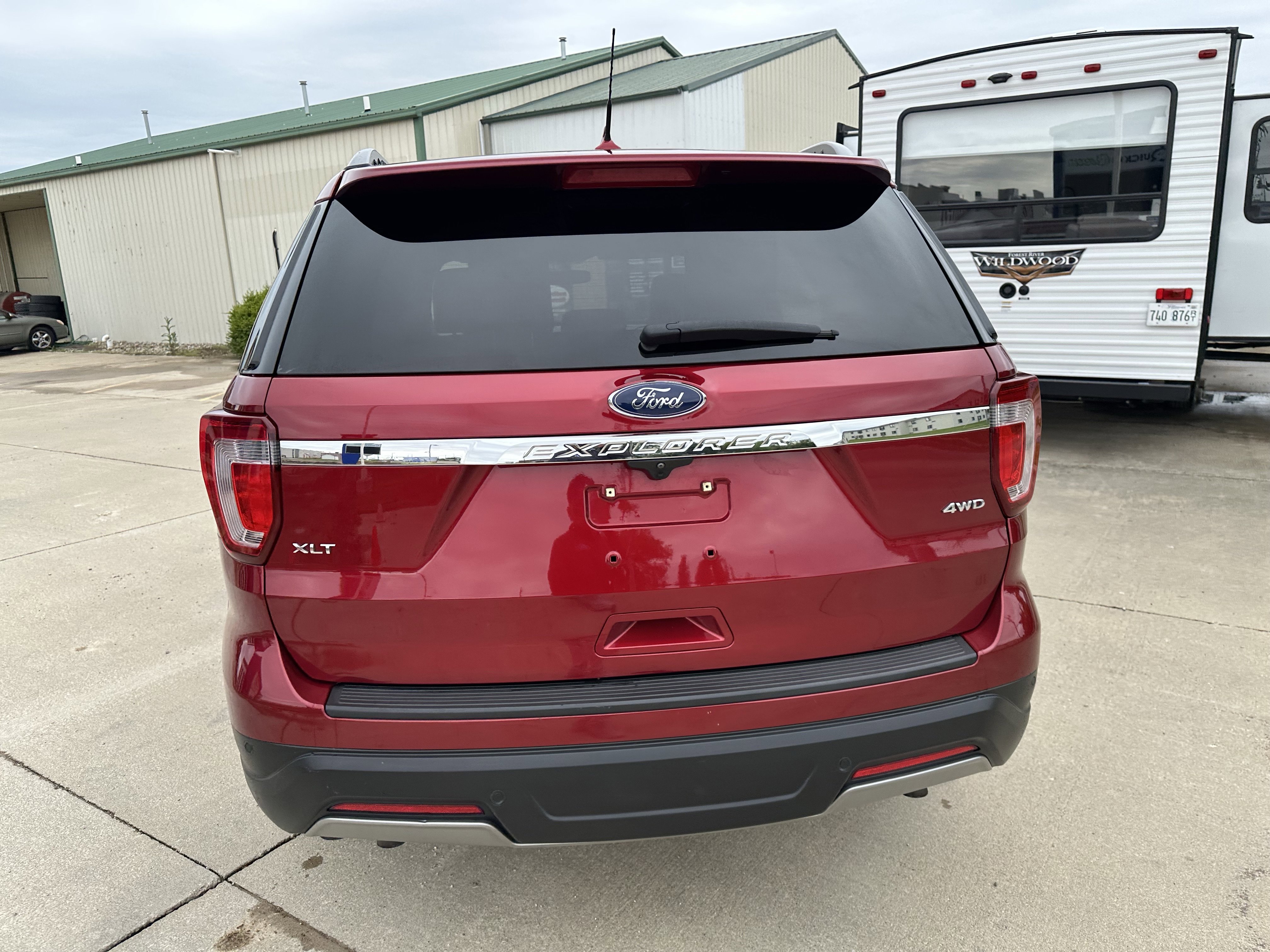 Used 2019 Ford Explorer XLT w/ Equipment Group 202A AWD/4WD image 5
