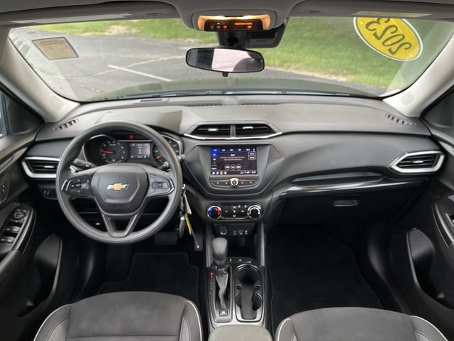 Used 2023 Chevrolet TrailBlazer LS FWD image 19
