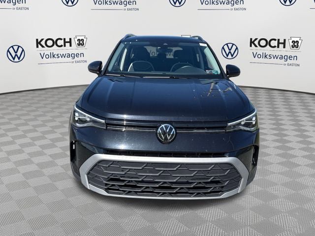 Used 2025 Volkswagen Taos SE AWD/4WD image 2