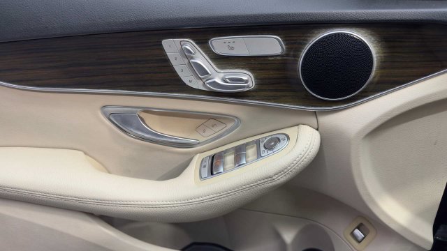 Used 2019 Mercedes-Benz C 300 Sedan image 20