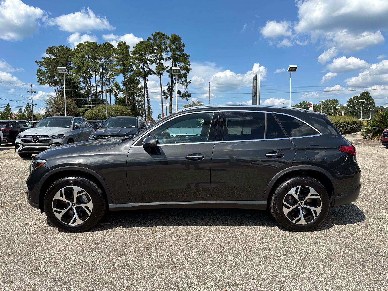 New 2026 Mercedes-Benz GLC 350e 4MATIC image 2