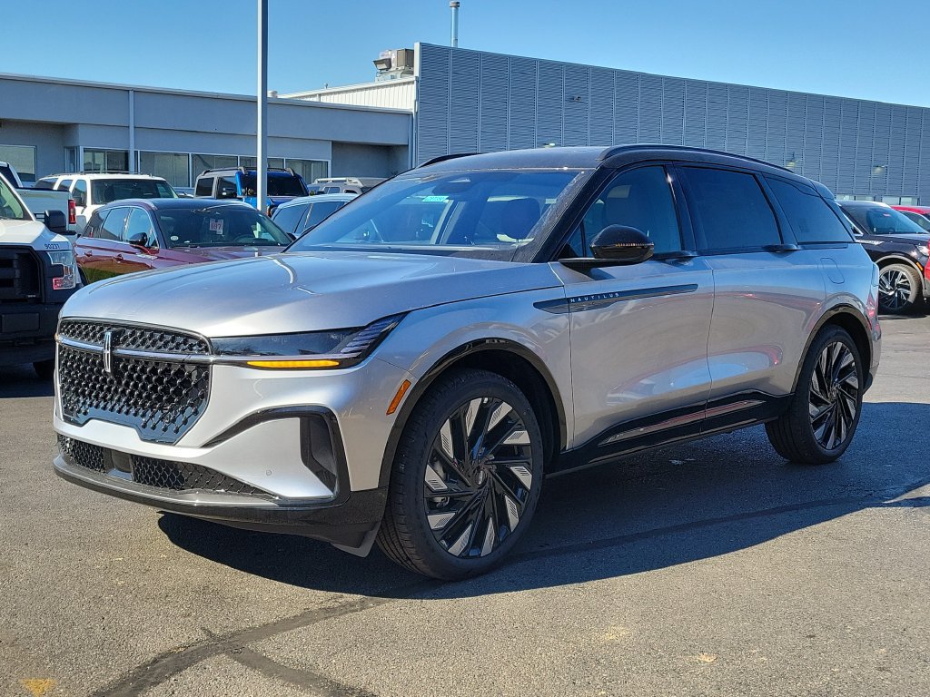 New 2026 Lincoln Nautilus Reserve AWD/4WD image 8
