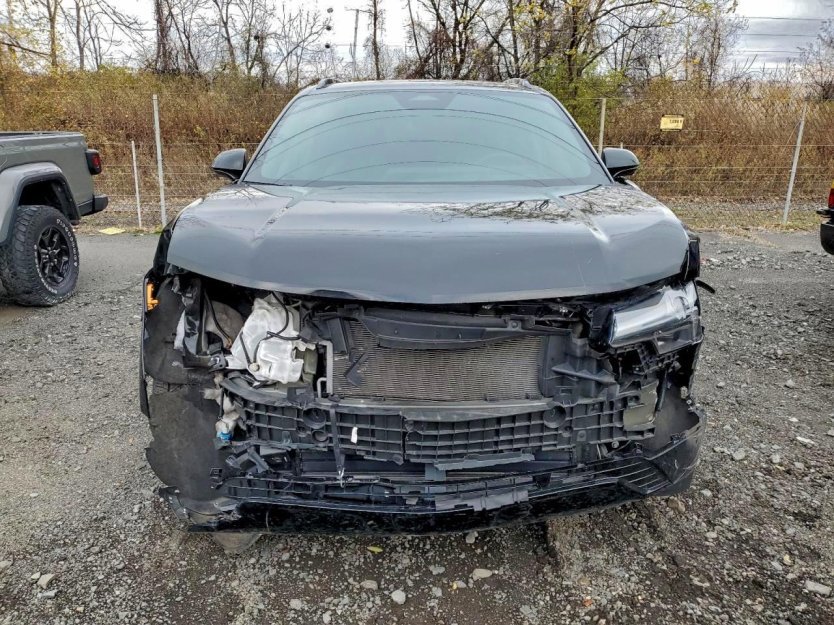 Used 2024 Chevrolet Blazer EV RS image 2