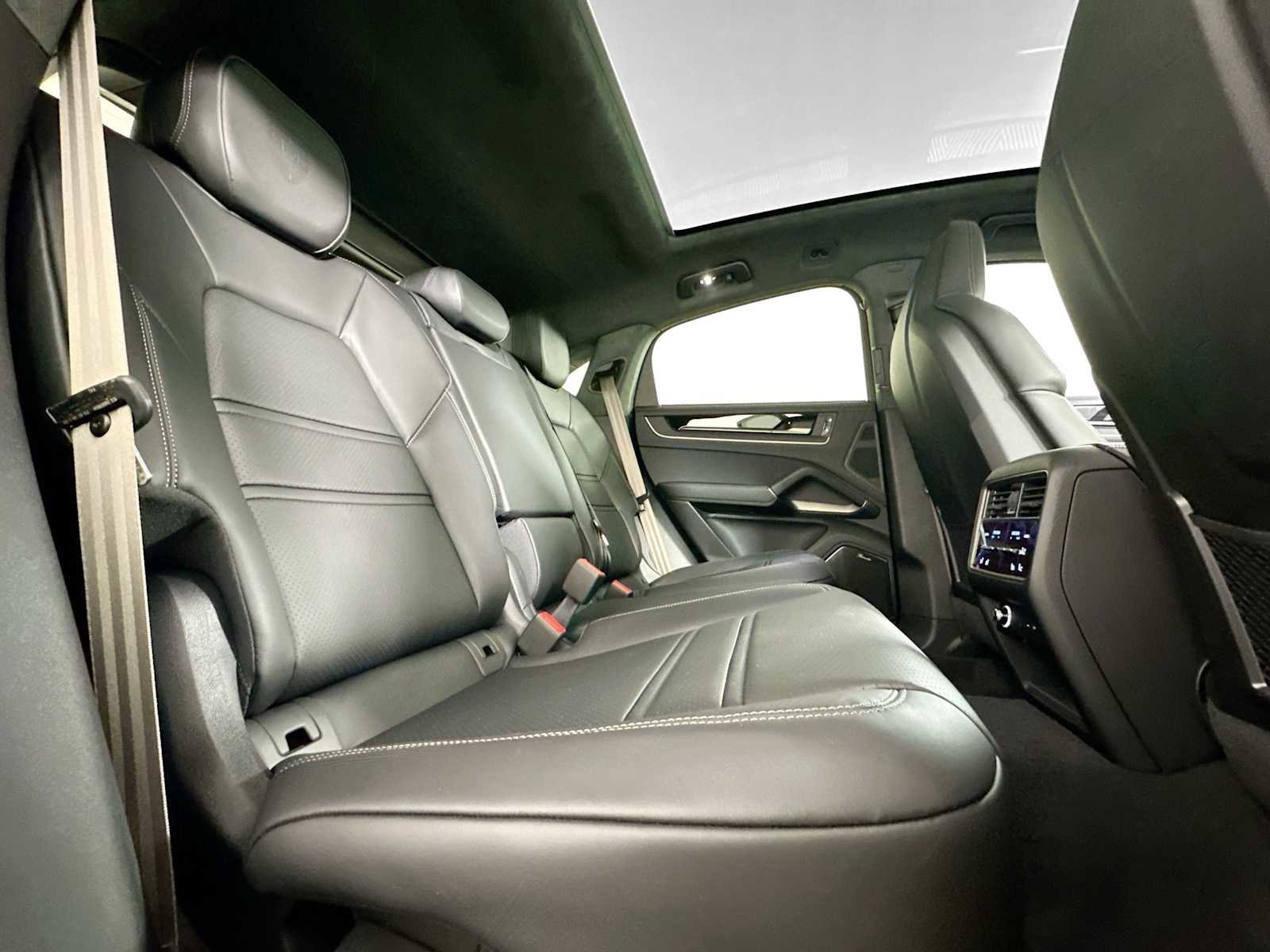 New 2025 Porsche Cayenne Turbo image 26