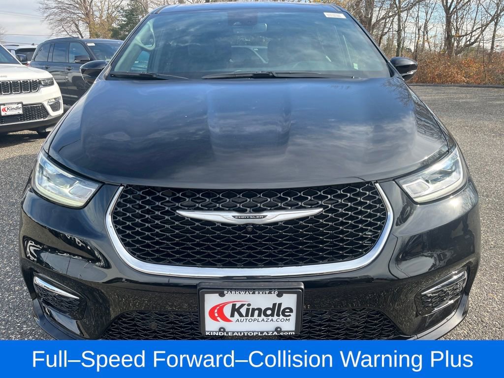 New 2026 Chrysler Pacifica Select image 2