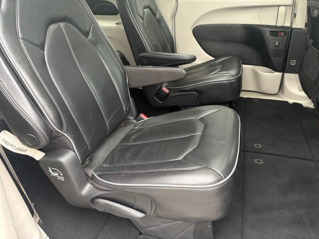 Used 2020 Chrysler Pacifica Limited FWD image 20