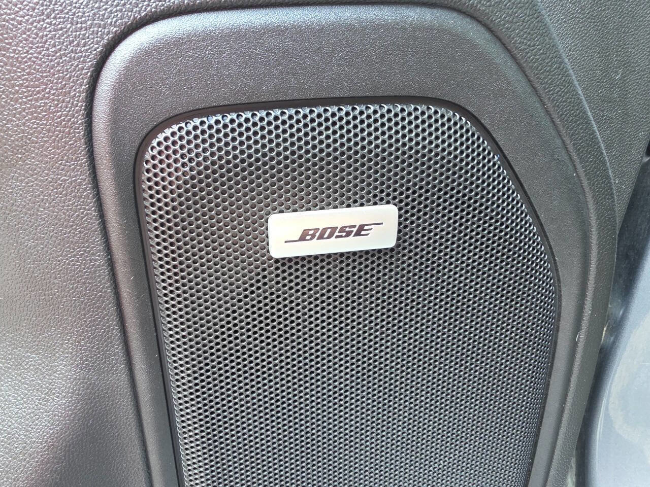 Used 2019 Chevrolet Silverado 1500 High Country w/ Technology Package image 15