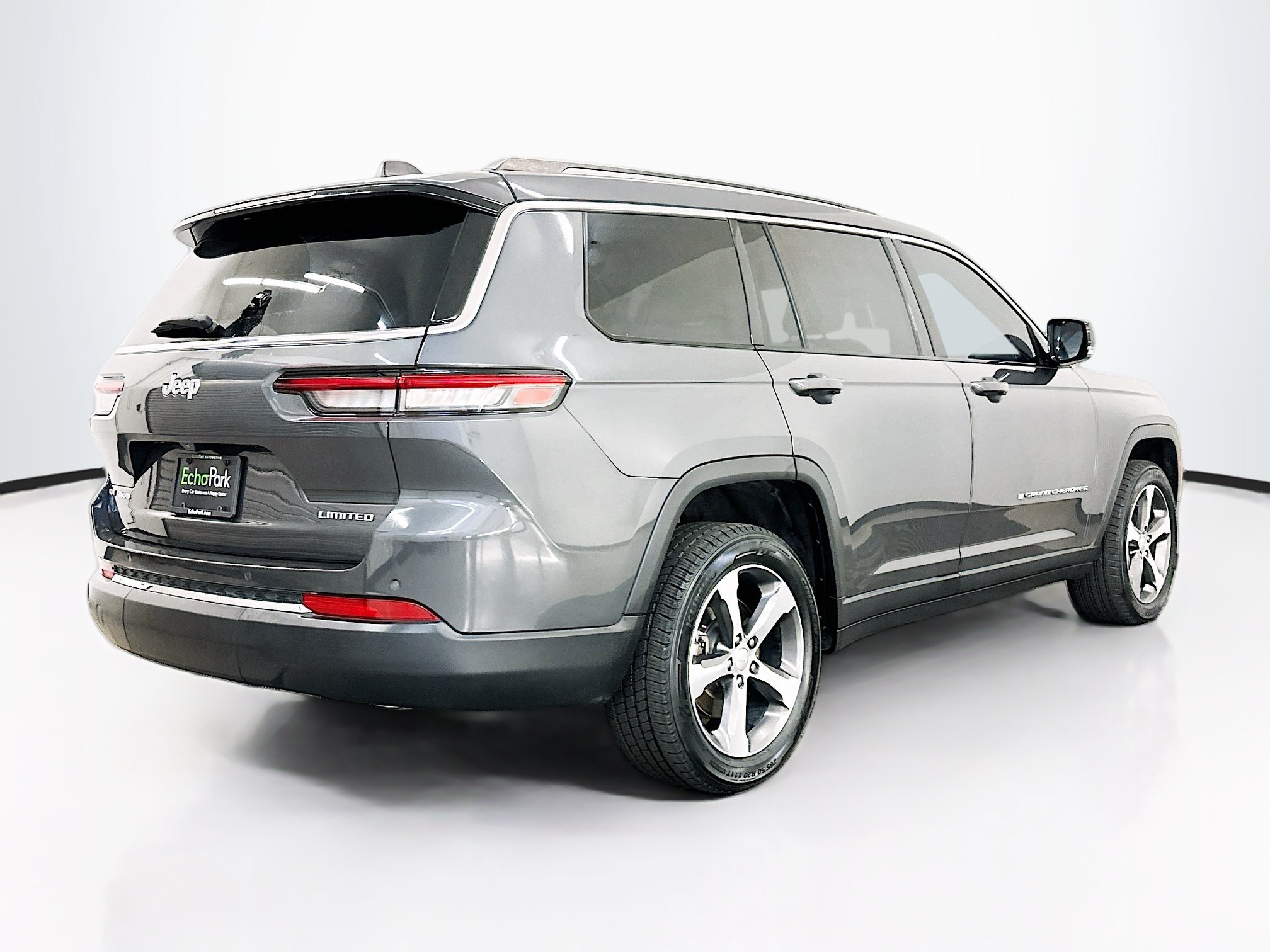 Used 2023 Jeep Grand Cherokee L Limited AWD/4WD image 9