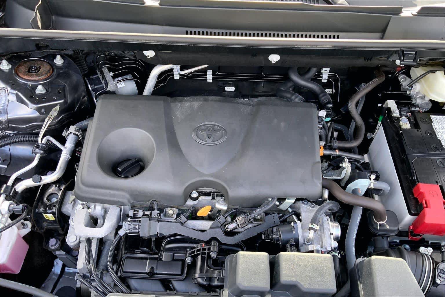 Used 2024 Toyota RAV4 LE FWD image 30