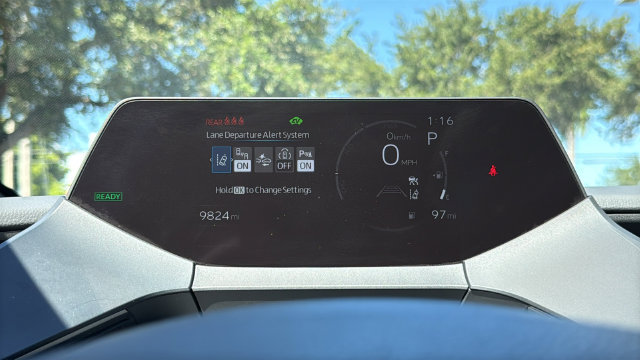 Used 2024 Toyota Prius LE FWD image 22