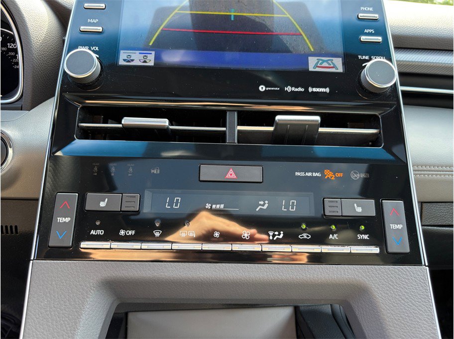 Used 2020 Toyota Avalon XSE FWD image 31