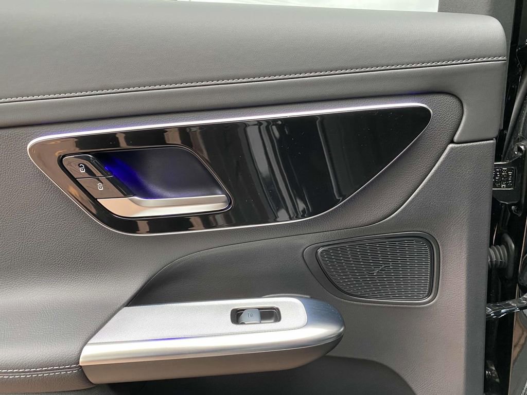 Certified 2025 Mercedes-Benz GLC 300 4MATIC image 18