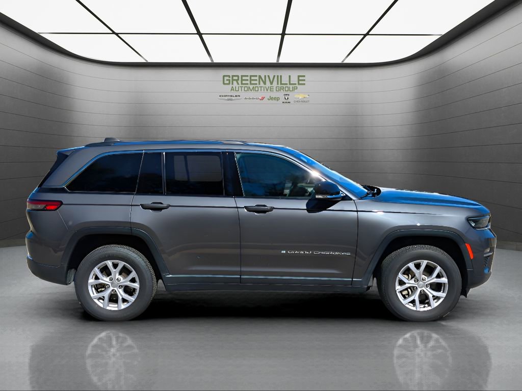 Used 2022 Jeep Grand Cherokee Limited image 8