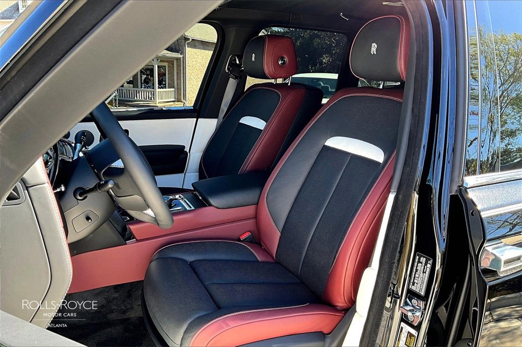 New 2026 Rolls-Royce Cullinan image 9