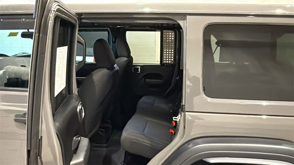 Used 2022 Jeep Wrangler Unlimited Sport image 18